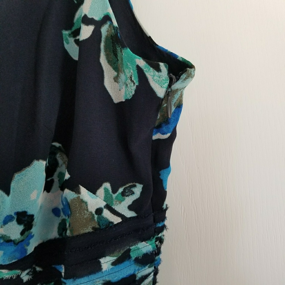 ANN TAYLOR FLORAL DRESS - Picture 4 of 8